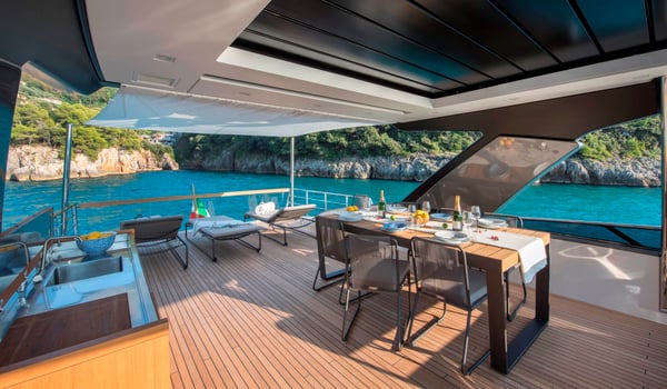 SL78-yacht-sold
