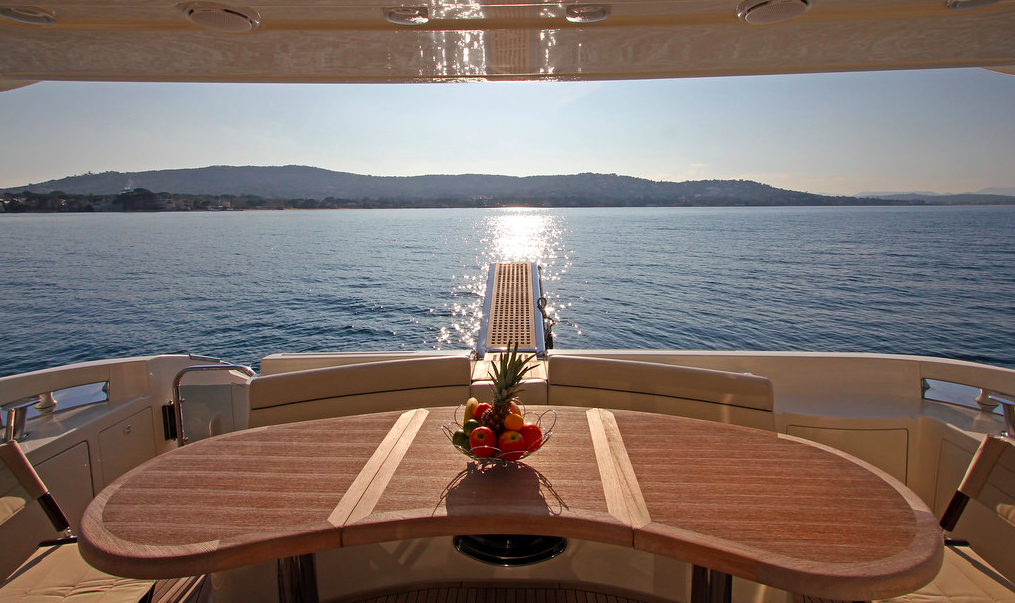Azimut 62 Evo yacht for sale cockpit 1