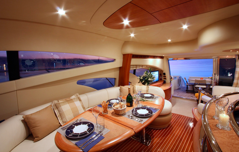 Azimut 62 Evo yacht for sale dining