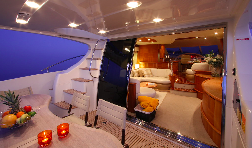 Azimut 62 Evo yacht for sale main deck 1 (1)