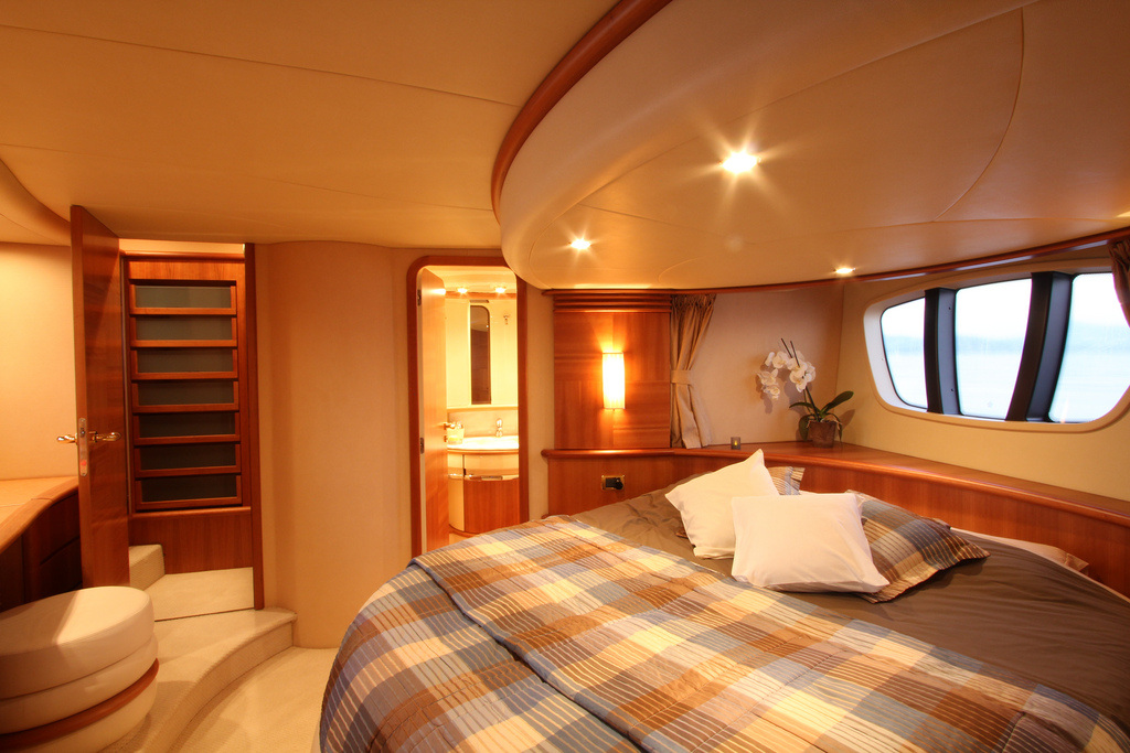 Azimut 62 Evo yacht for sale master cabin