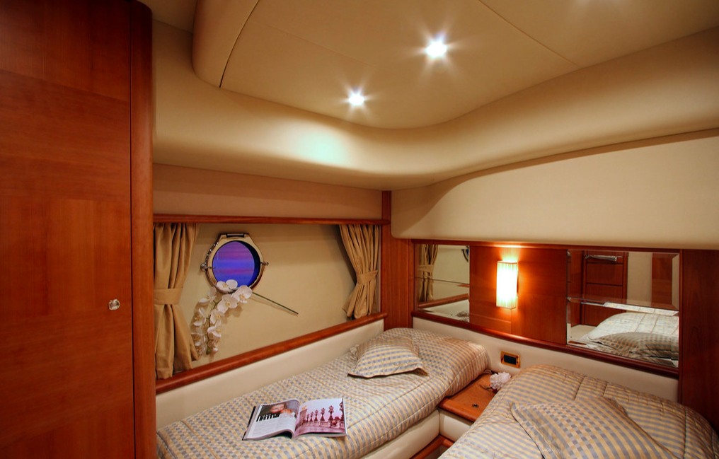 Azimut 62 Evo yacht for sale twin cabin