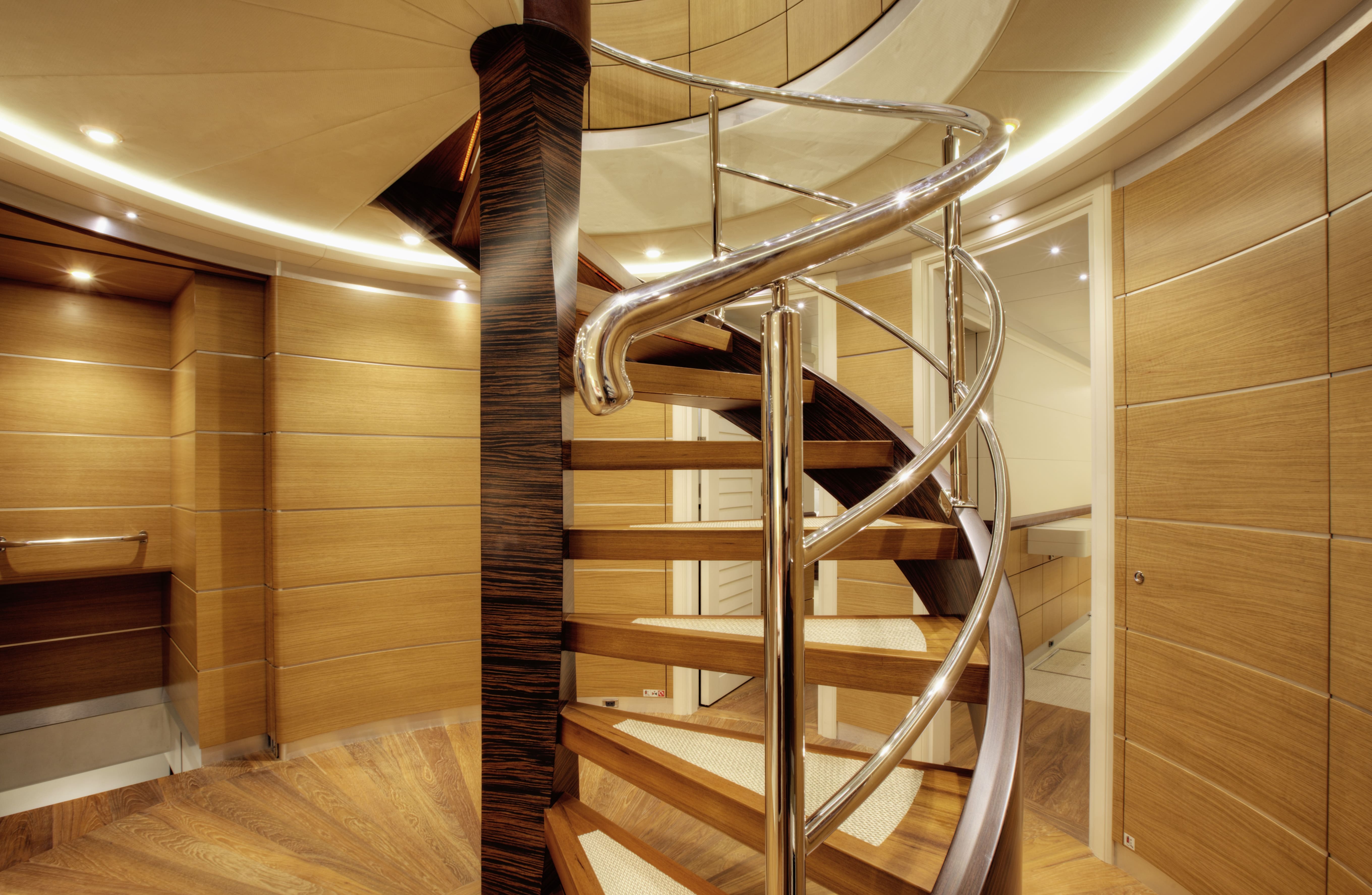 Curvelle Quaranta CentralStairs-min