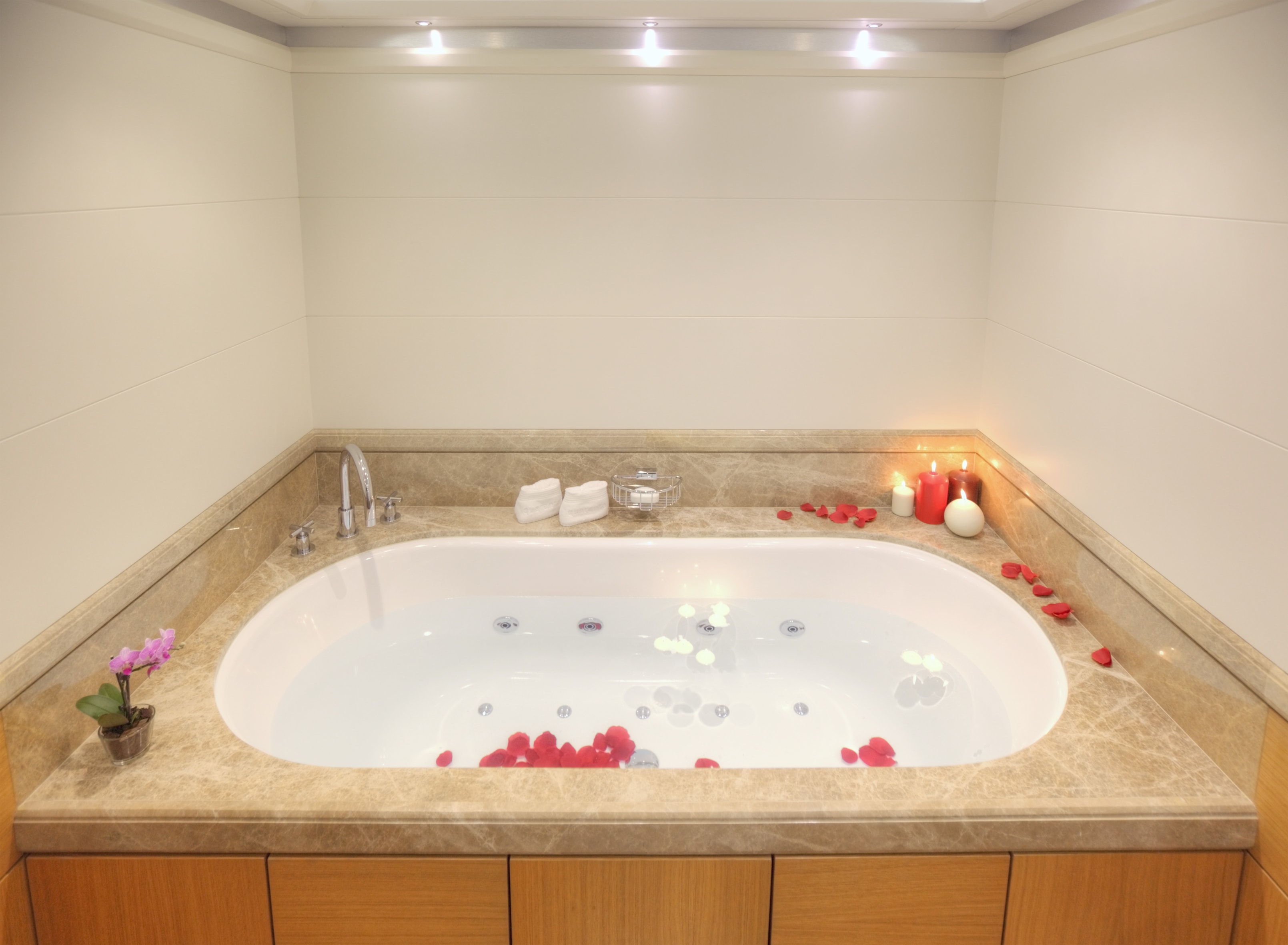 Curvelle Quaranta Yacht For Sale Master Ensuite1-min