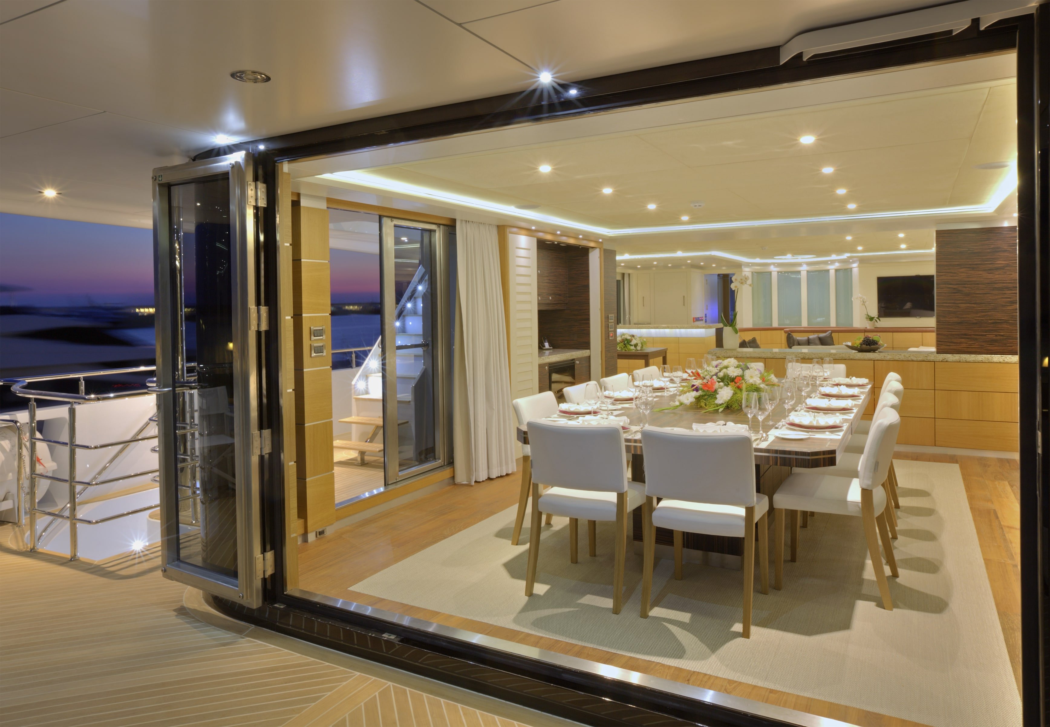 Curvelle Quaranta Yacht For Sale Saloon deck Dining1-min