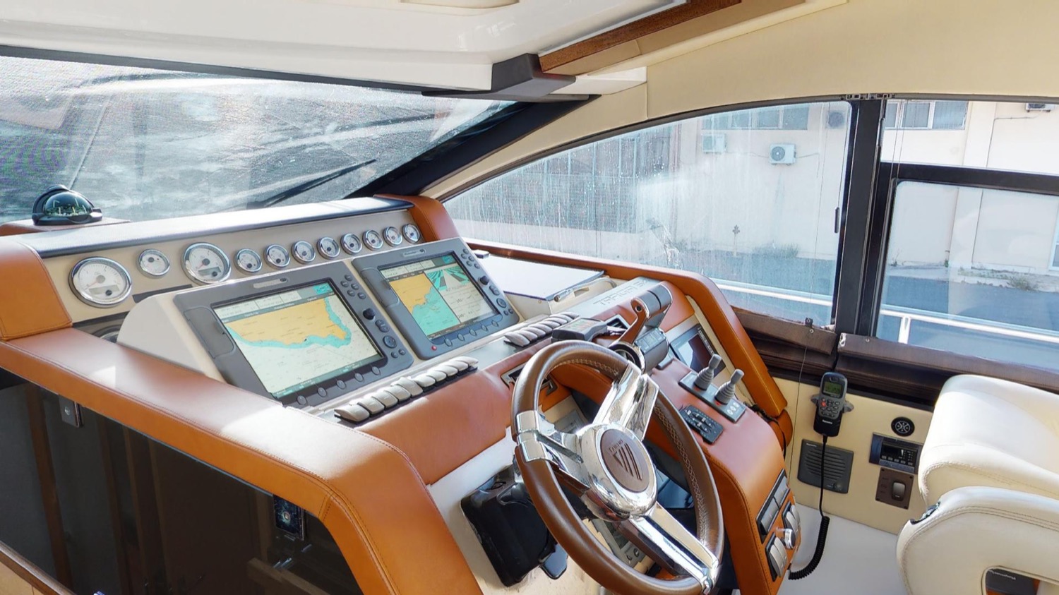 Fairline Targa 64GT - Bianca Neve 9