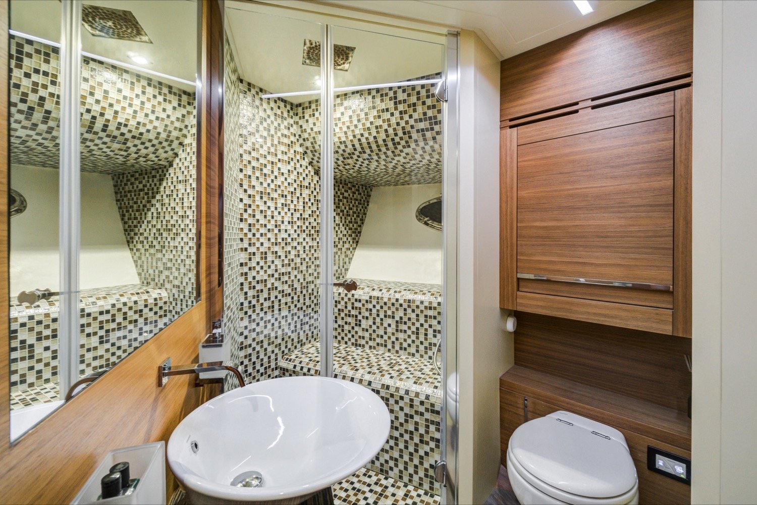 Pershing-92-Doris-yacht-for-sale-16