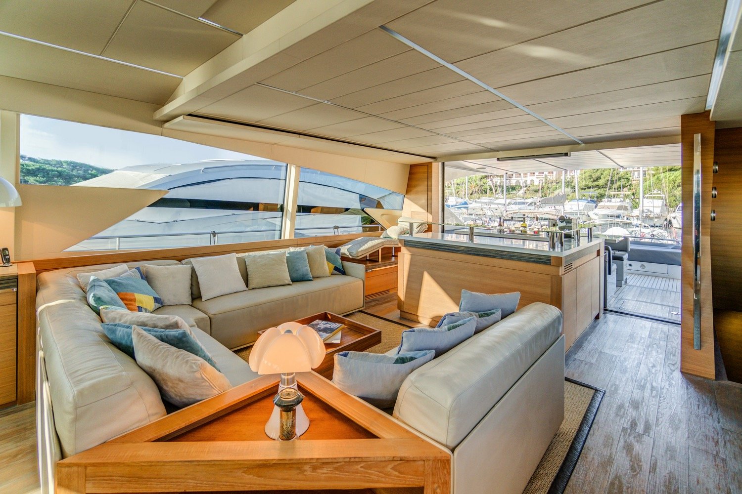 Pershing-92-Doris-yacht-for-sale-25