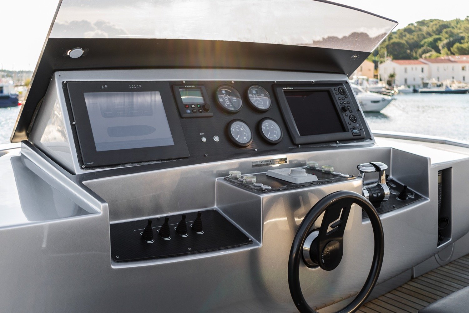 Pershing-92-Doris-yacht-for-sale-34