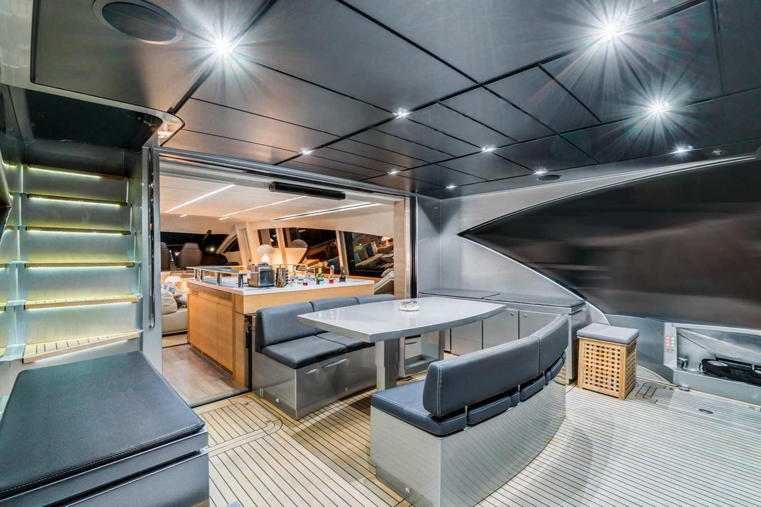 Pershing-92-Doris-yacht-for-sale-4