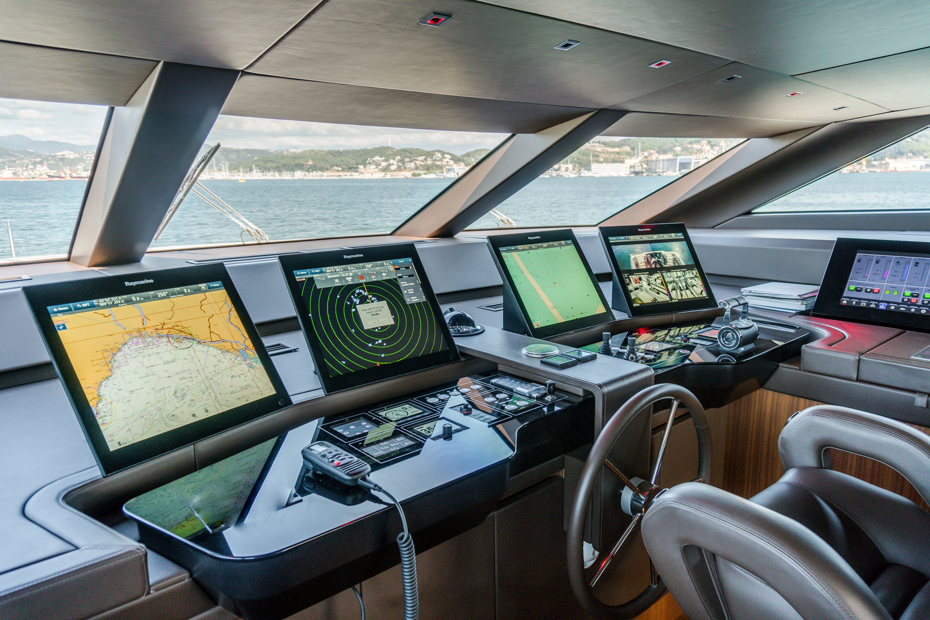Sanlorenzo SL106 yacht for sale - Helm