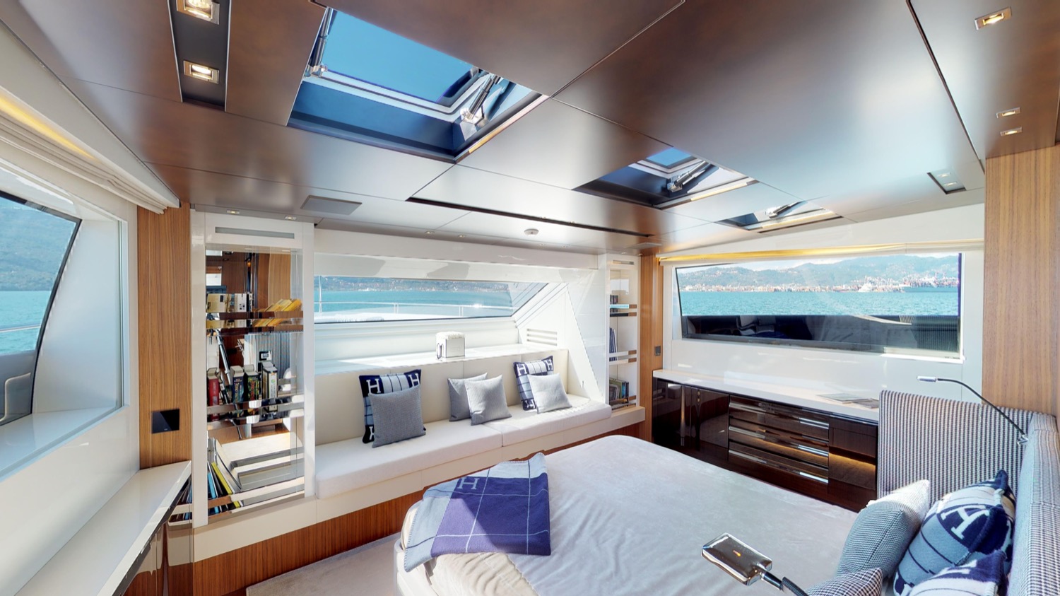 Sanlorenzo-SL106-Master-Stateroom