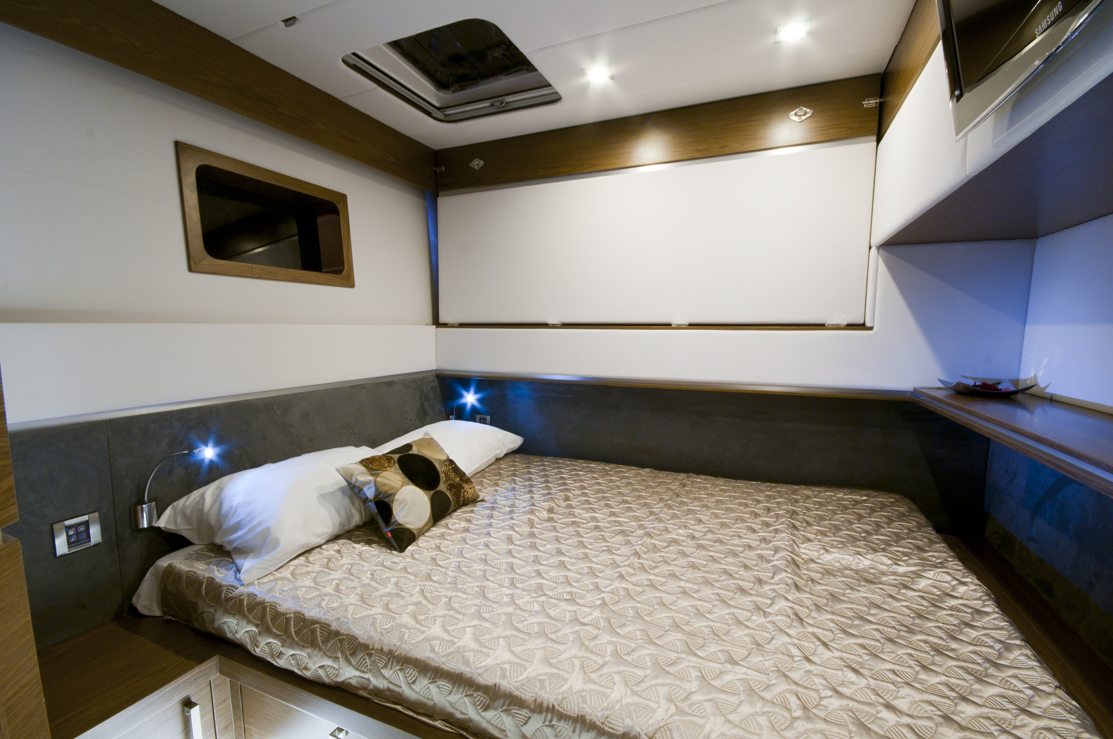sunreef 70 power yacht for sale guest cabin 2-min