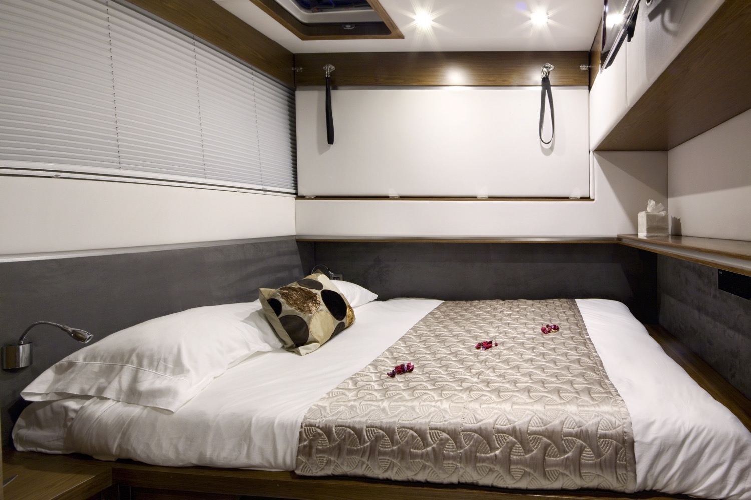 sunreef 70 power yacht for sale guest cabin 4