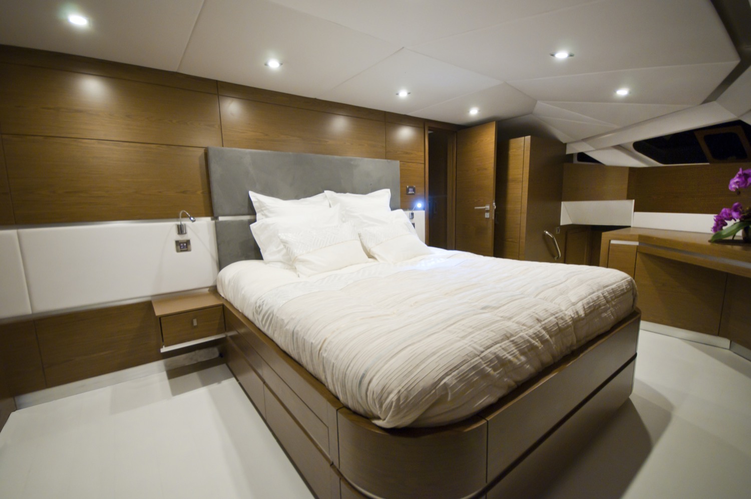 sunreef 70 power yacht for sale master cabin