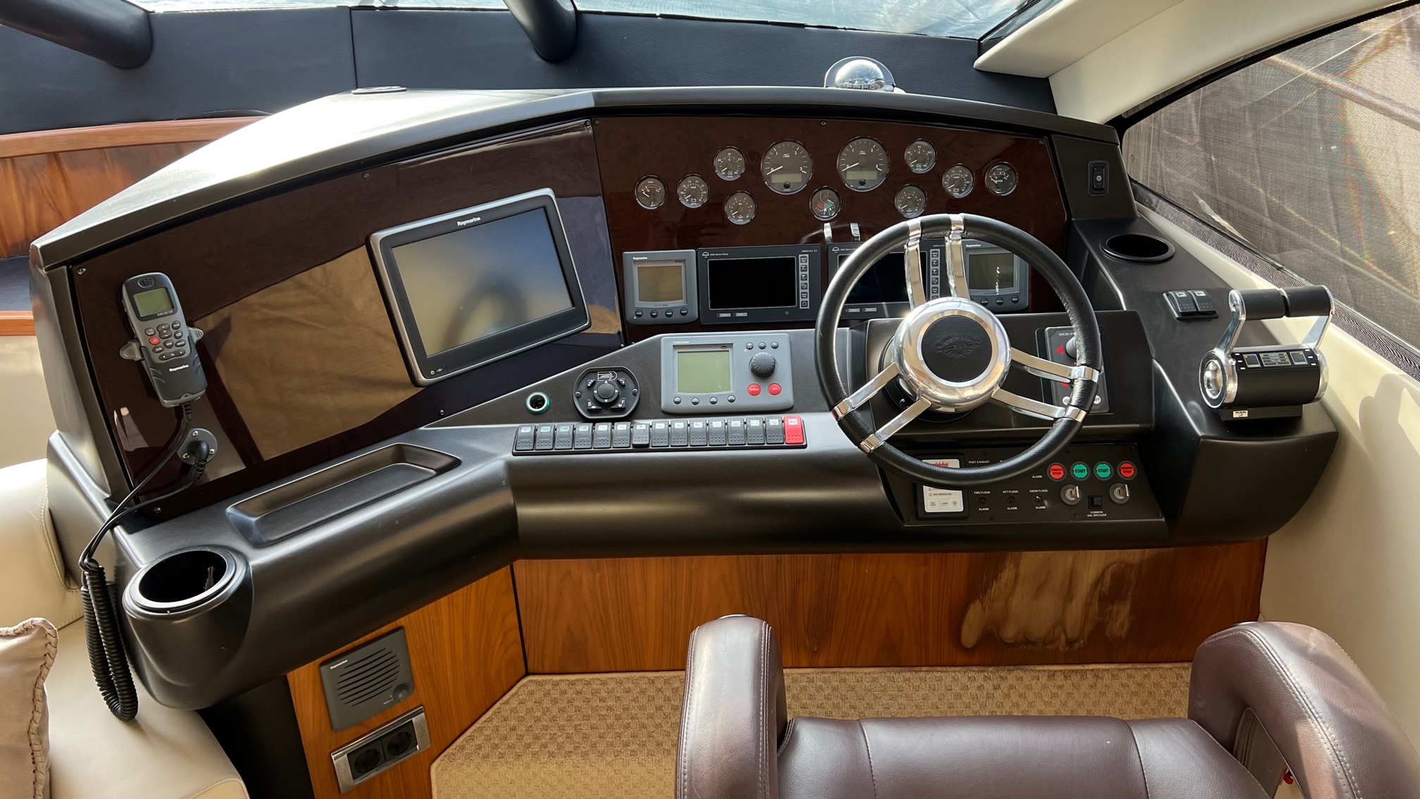 Sunseeker M60 MKII EXTRAVAGANCE 27