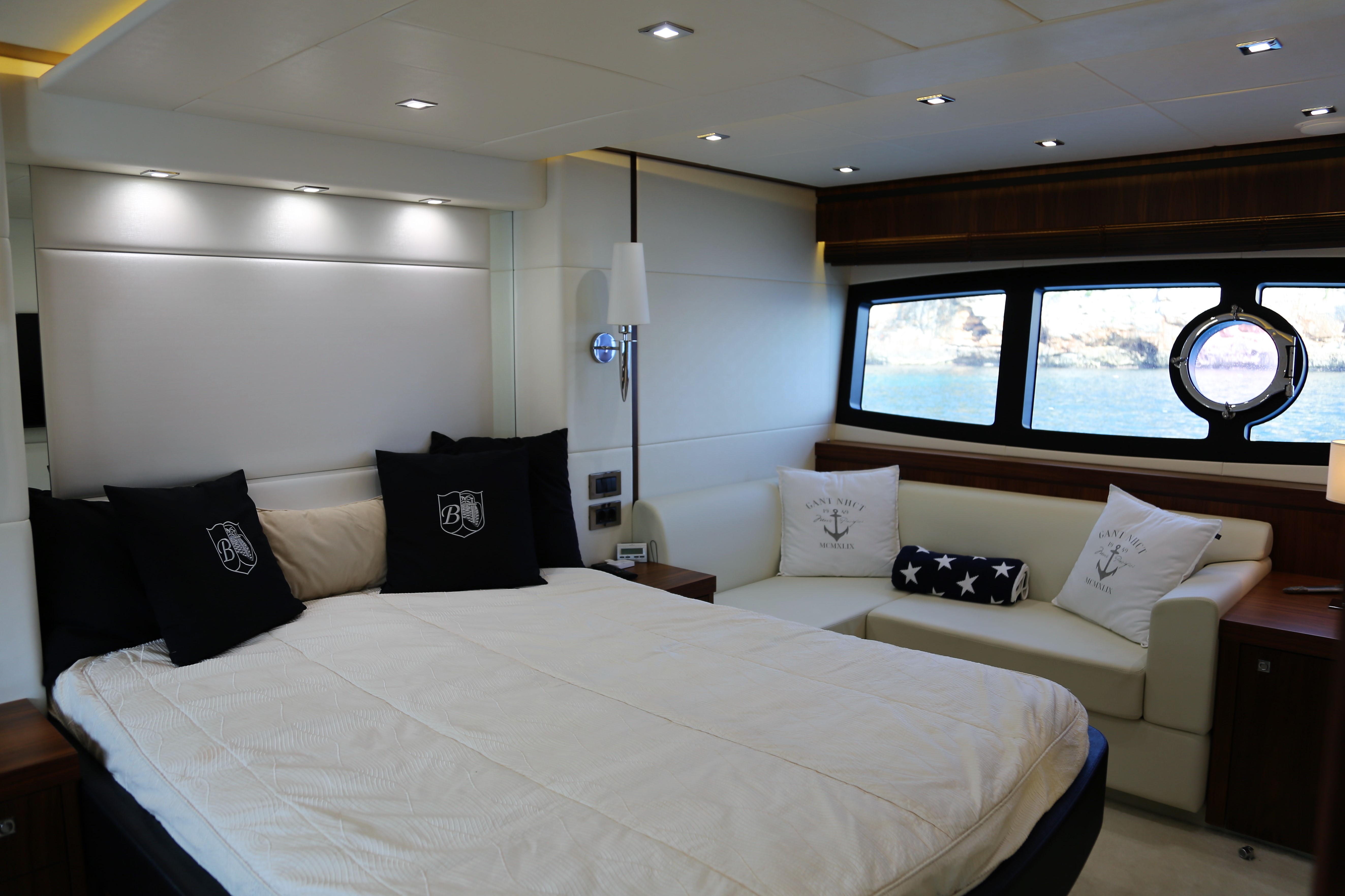 sunseeker manhattan 73 yacht for sale 1