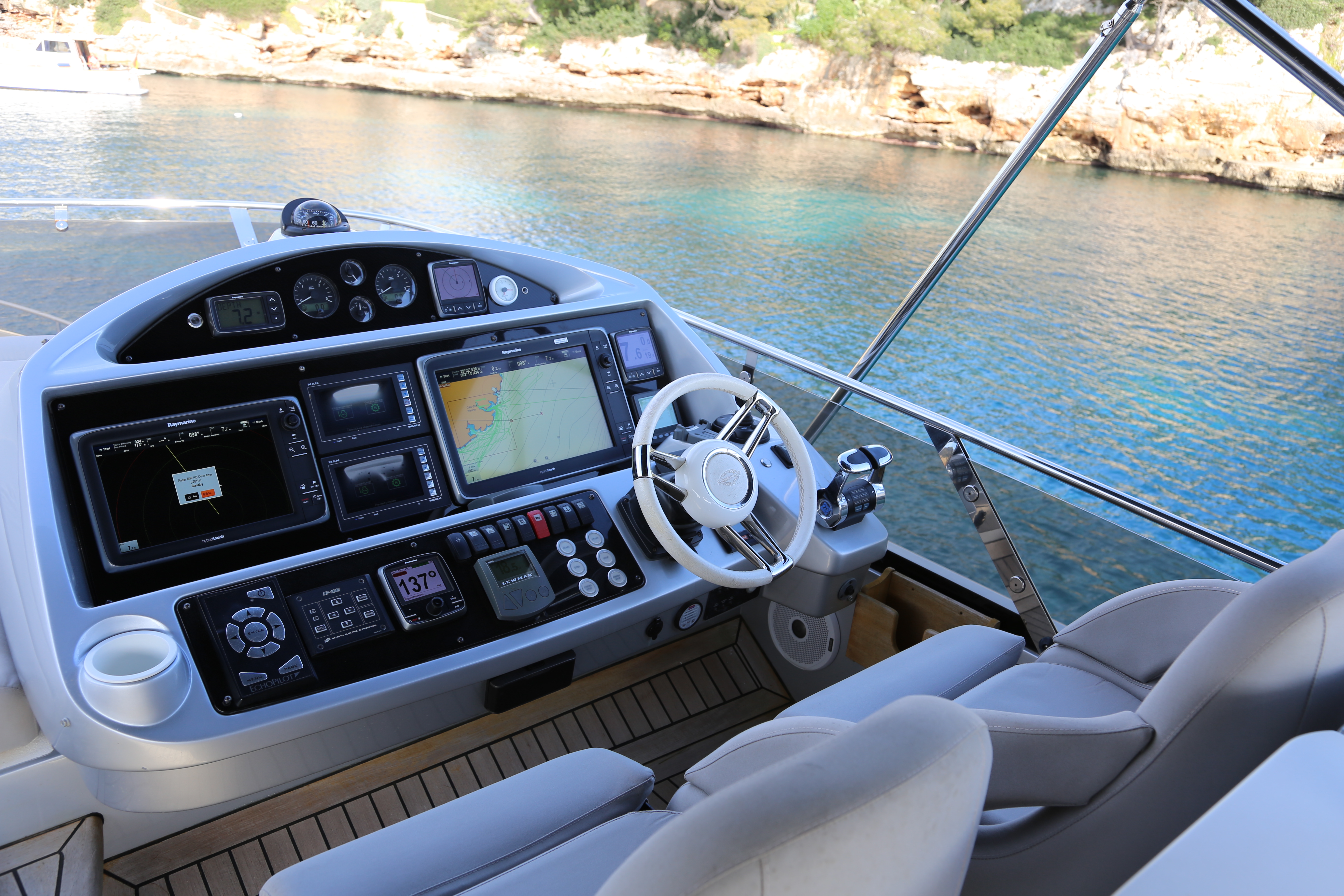 sunseeker manhattan 73 yacht for sale 15