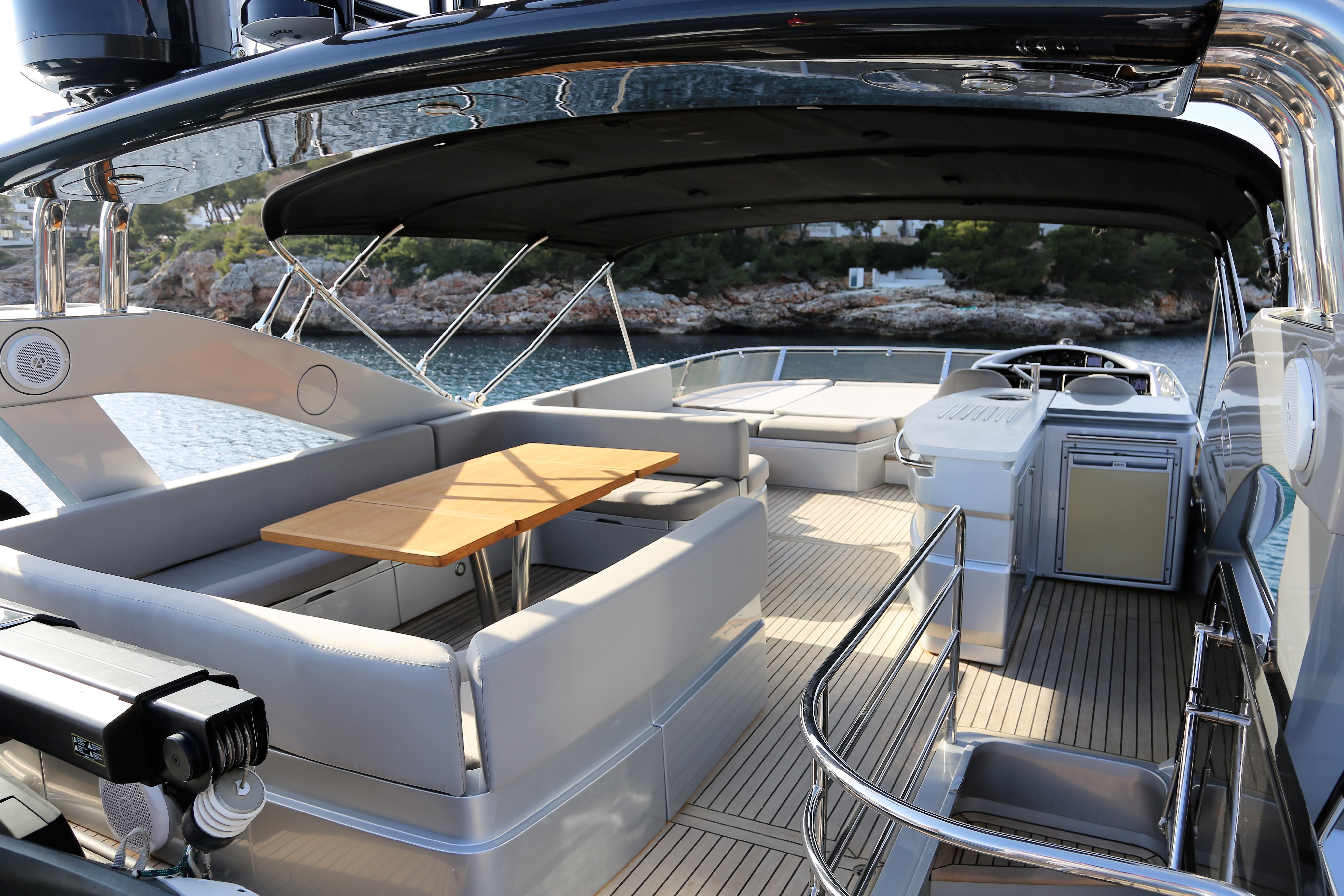 sunseeker manhattan 73 yacht for sale 19