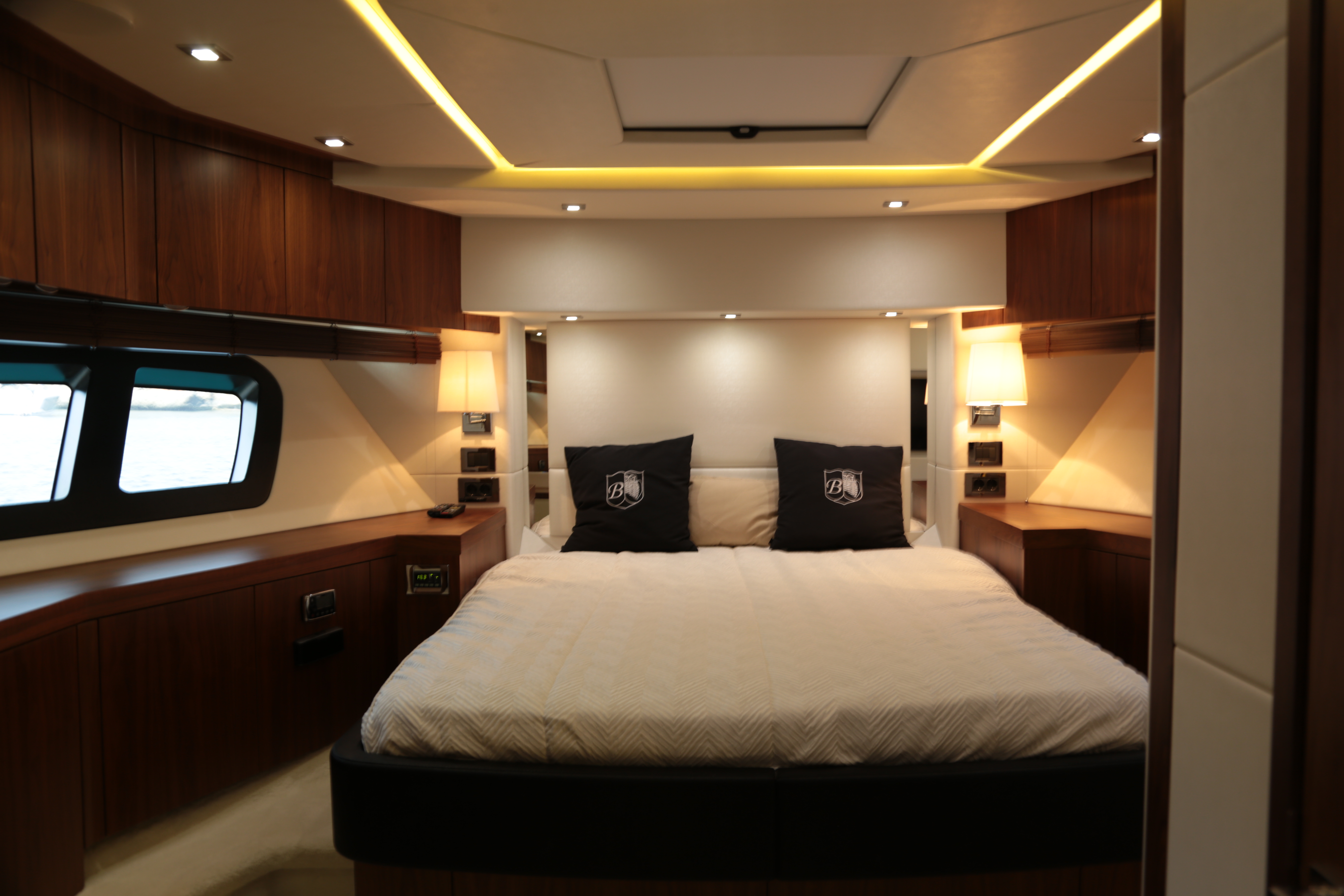 sunseeker manhattan 73 yacht for sale 7