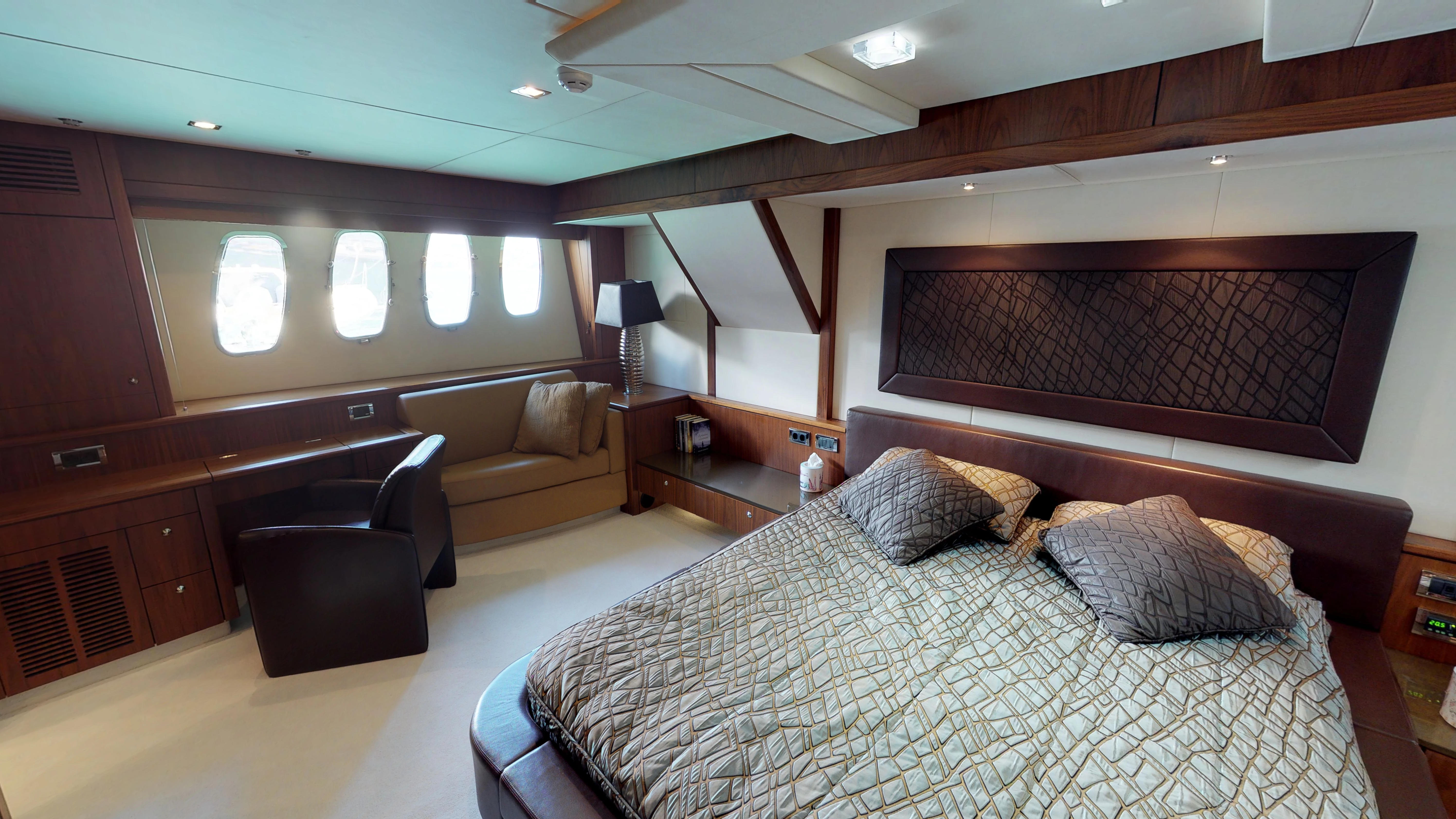 sunseeker 86 yacht for sale 10