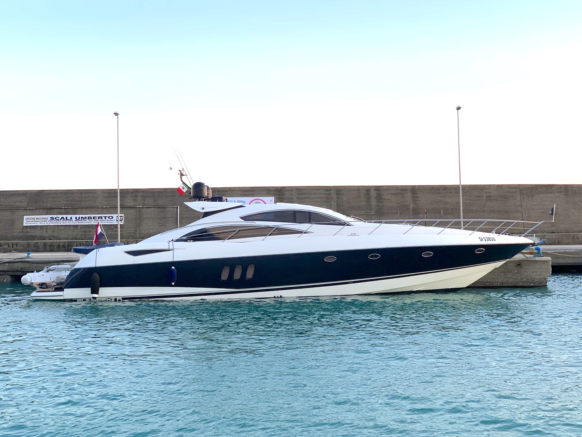 Sunseeker Predator 72 - PREDATOR I 1a