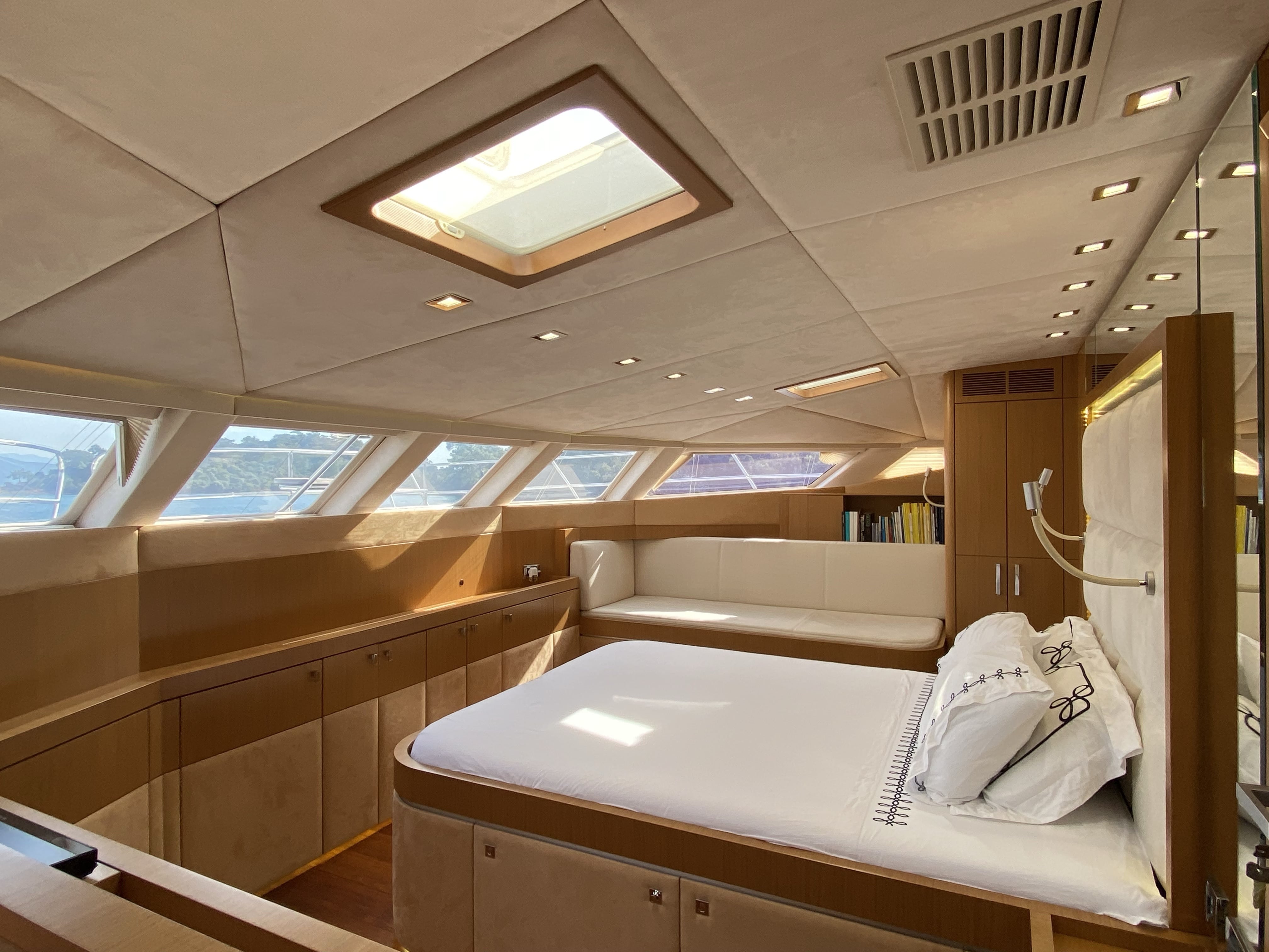 Sunreef 70 Power Yacht For Sale 11