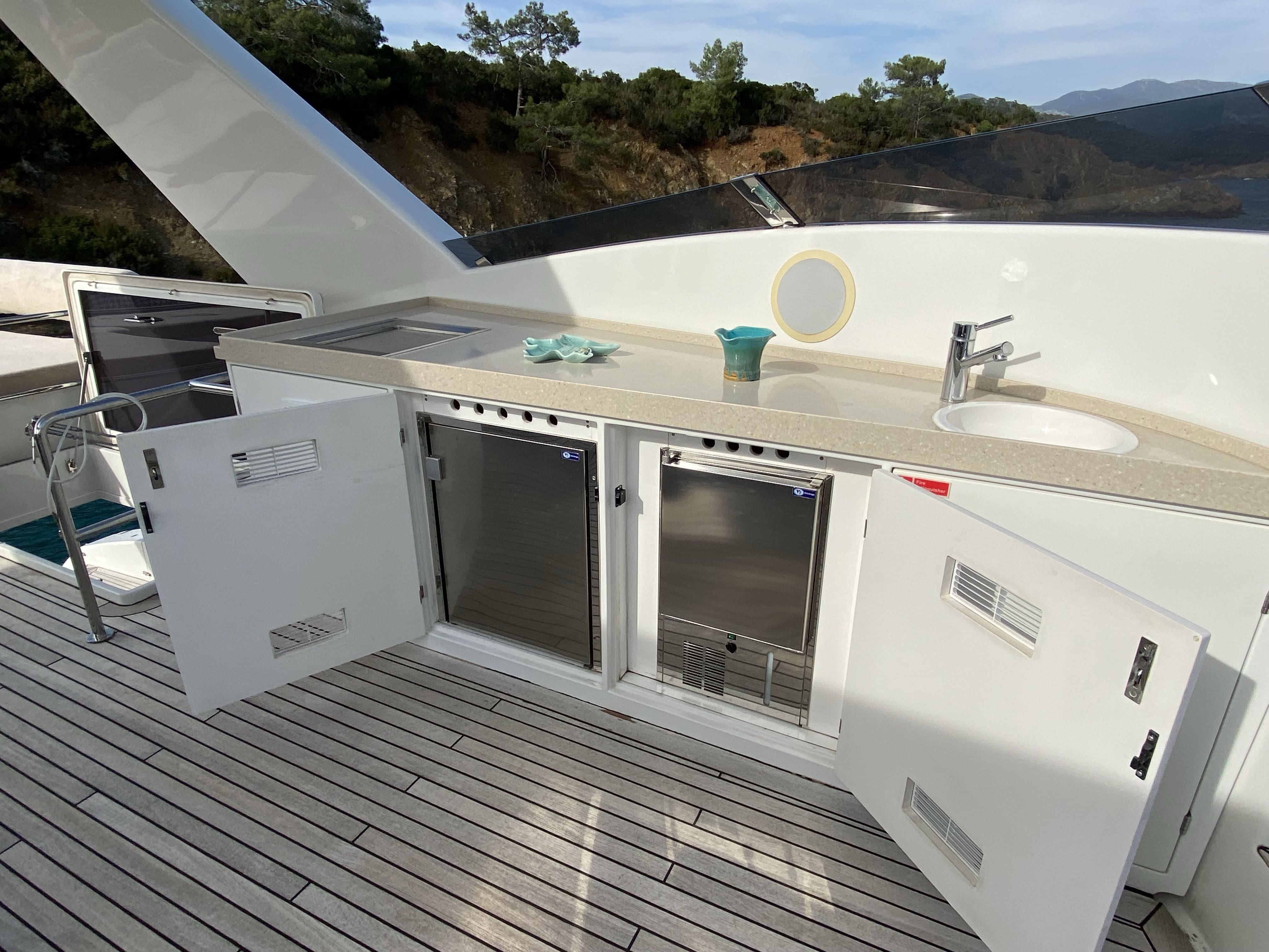Sunreef 70 Power Yacht For Sale 27