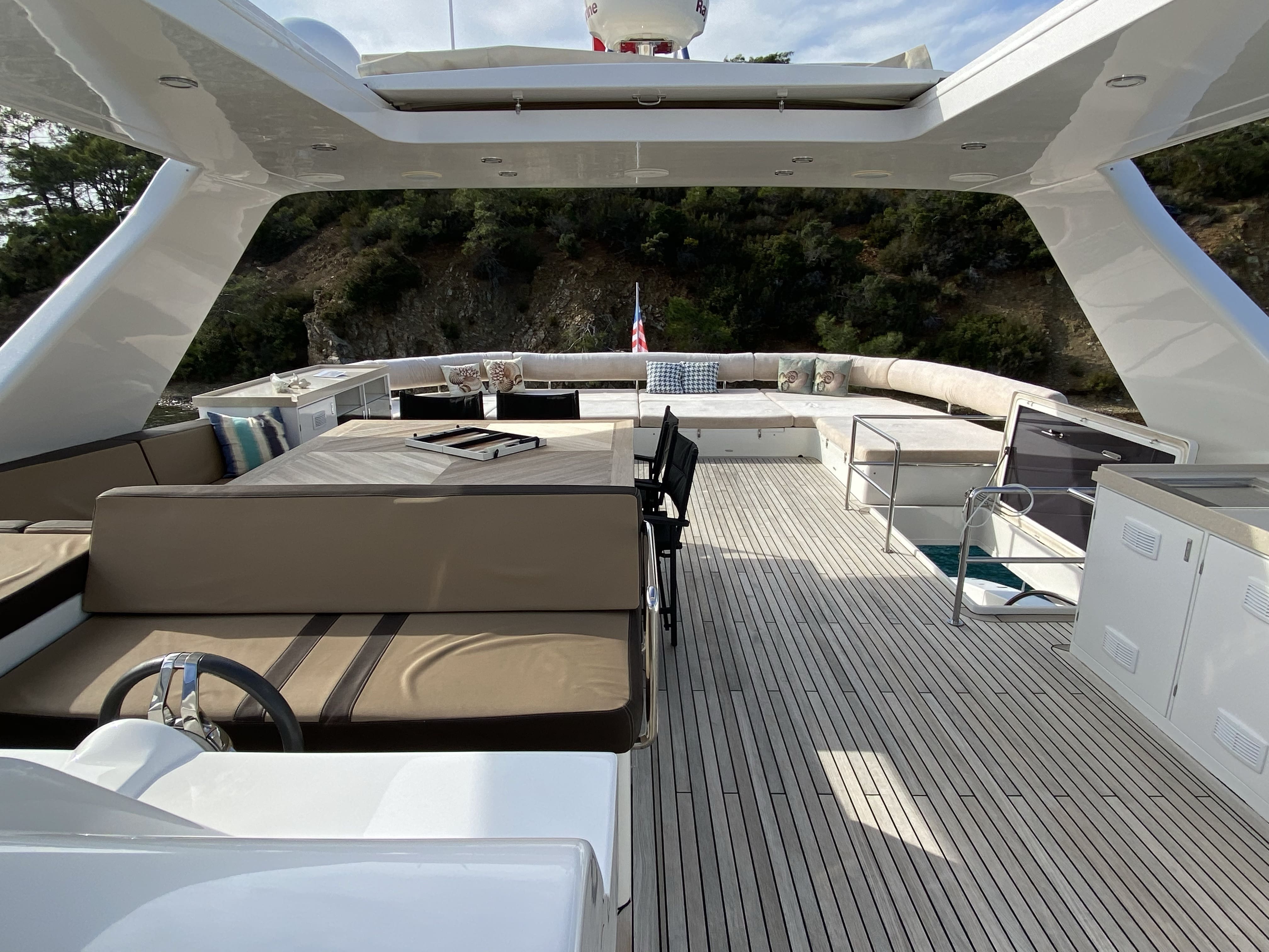 Sunreef 70 Power Yacht For Sale 29