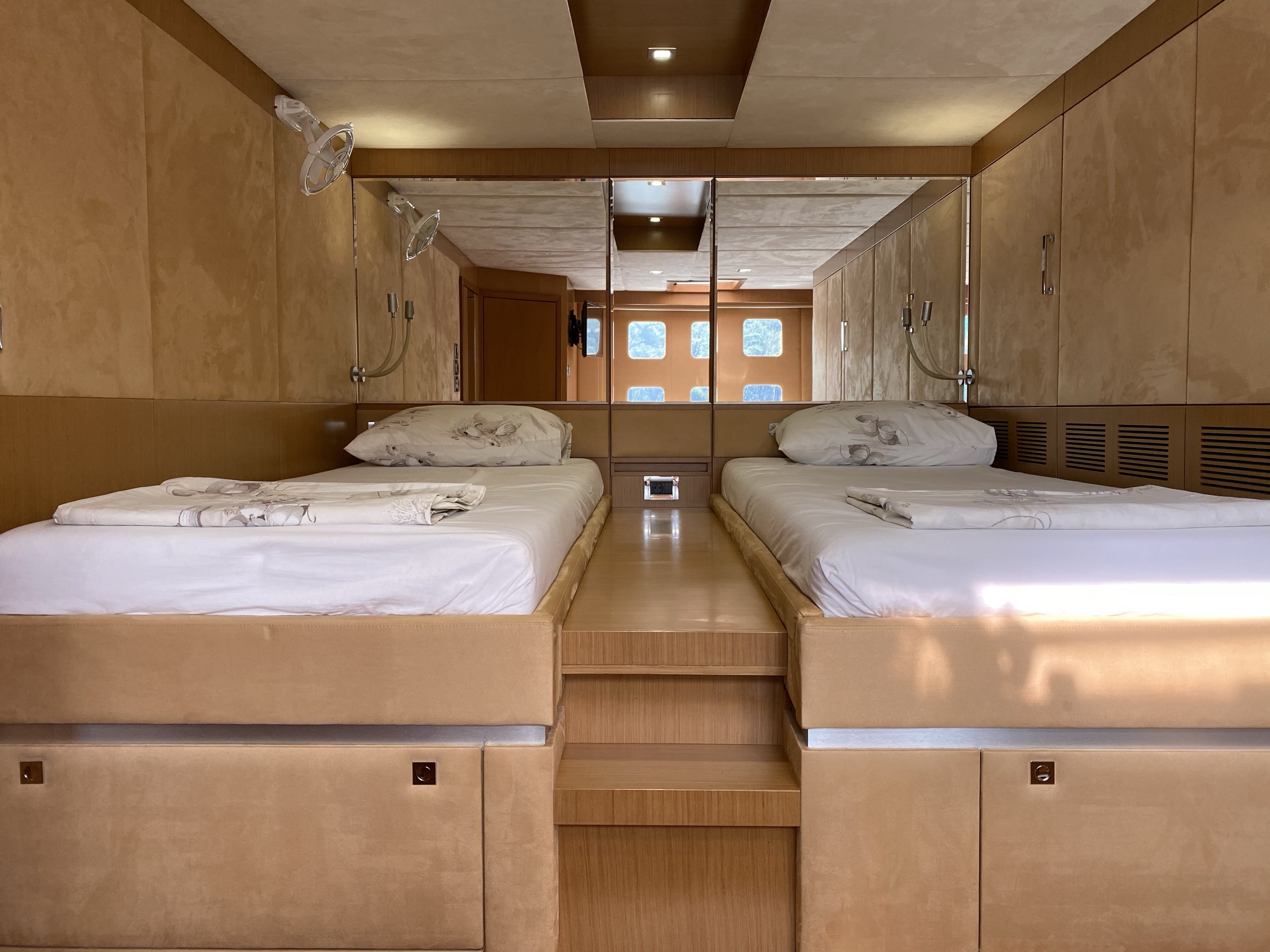 Sunreef 70 Power Yacht For Sale 7